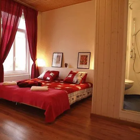 加尔尼卡门别墅酒店 拉纽维尔