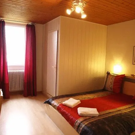 加尔尼卡门别墅酒店 招待所 3*